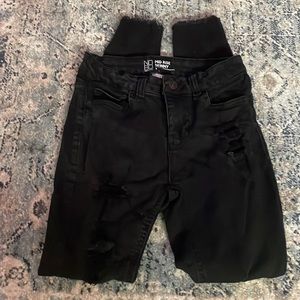 size 3 black no boundaries skinny jeans